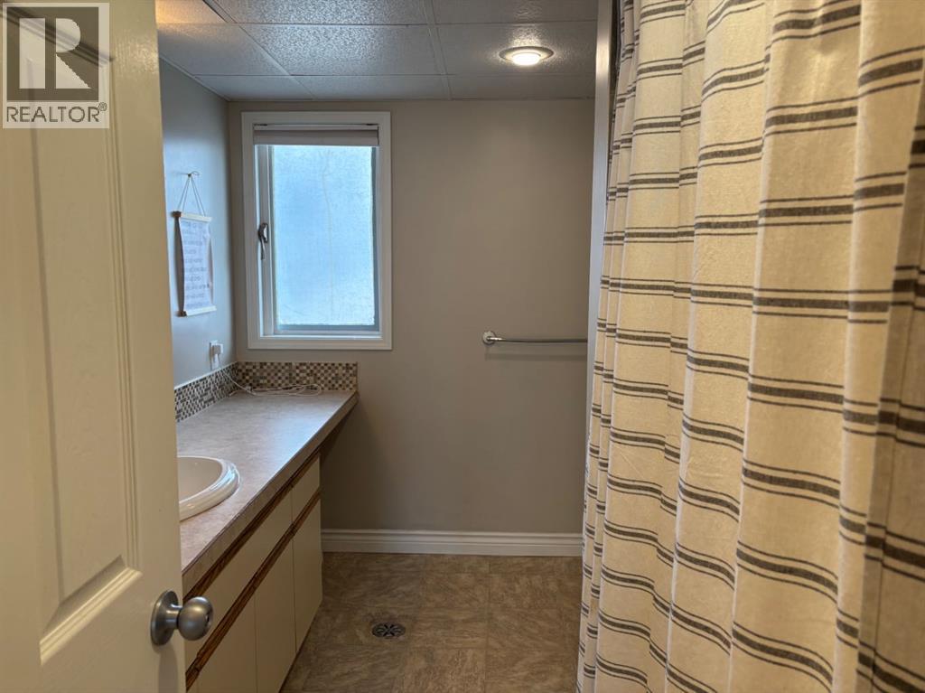182 S 3 Street E, Magrath, Alberta  T0K 1J0 - Photo 33 - A2205800
