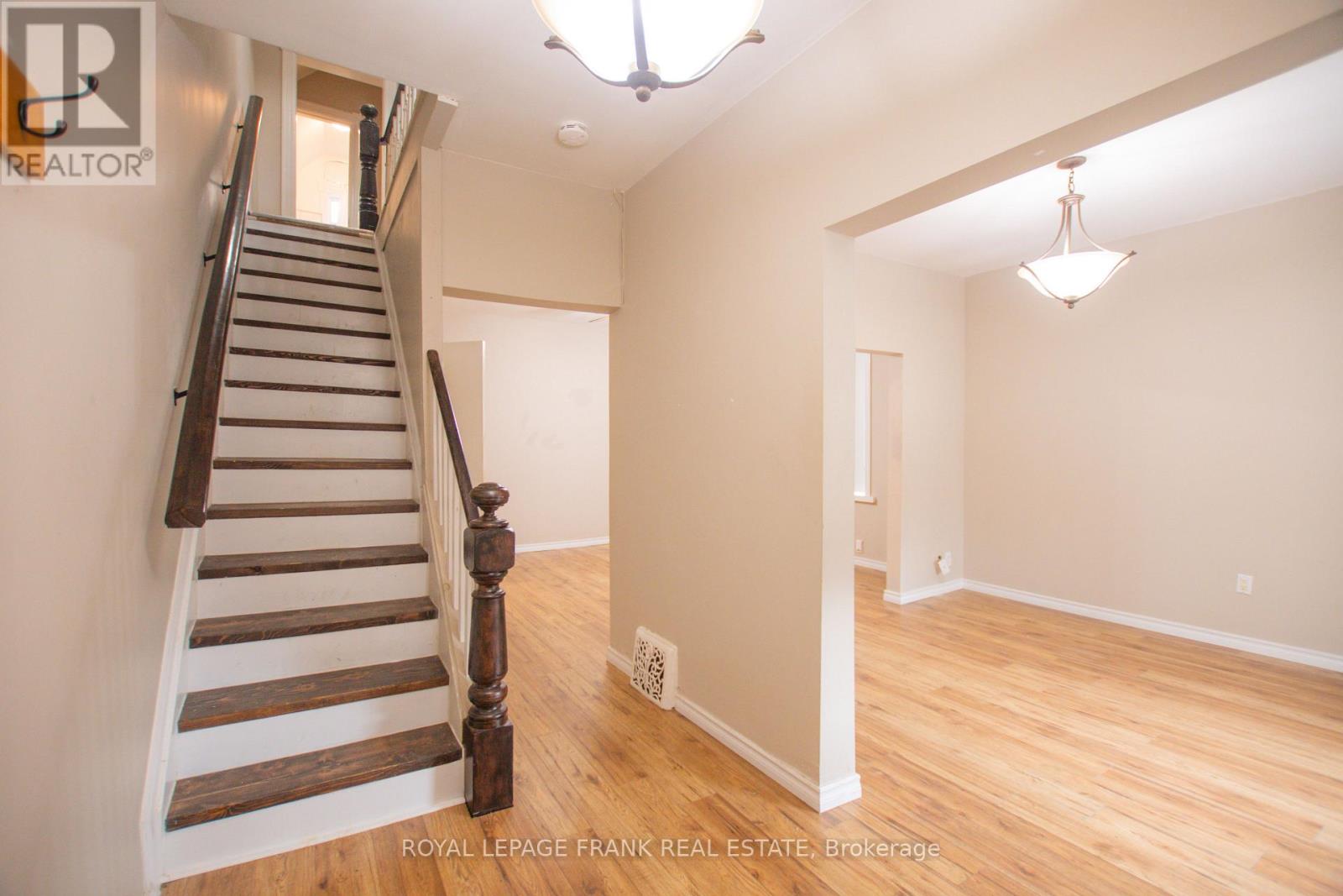 340 Regina Street, North Bay (Central), Ontario  P1B 2J8 - Photo 11 - X12437449