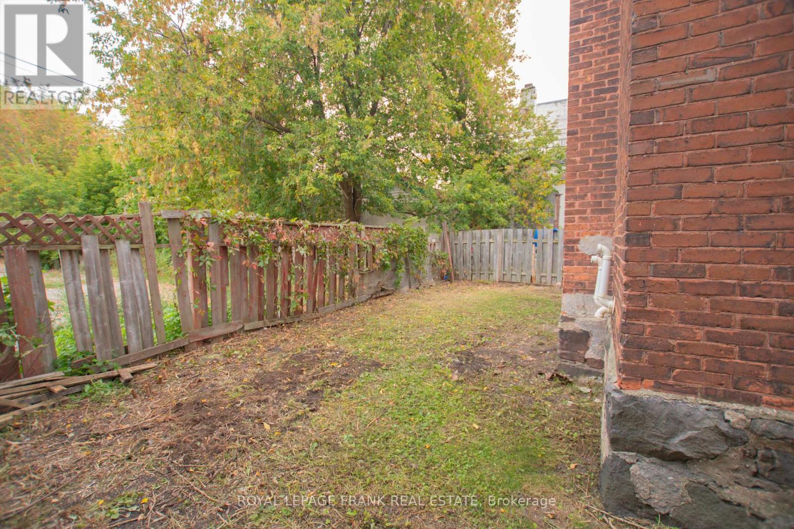 340 Regina Street, North Bay (Central), Ontario  P1B 2J8 - Photo 8 - X12437449