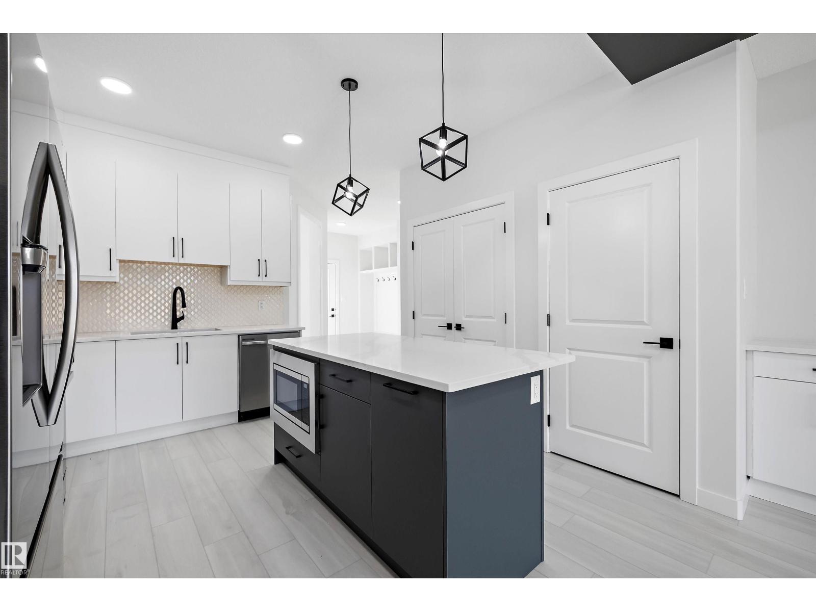 2107 Crossbill Ln Nw, Edmonton, Alberta  T5S 0T9 - Photo 13 - E4460229