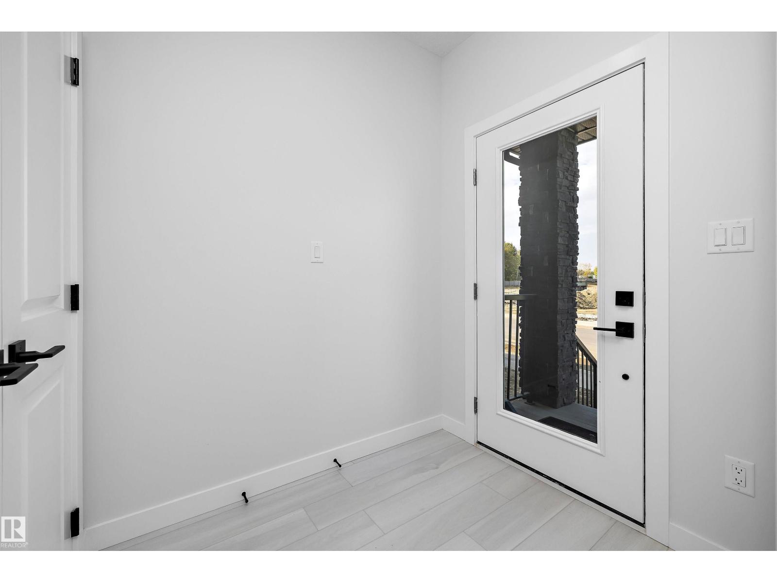 2107 Crossbill Ln Nw, Edmonton, Alberta  T5S 0T9 - Photo 3 - E4460229