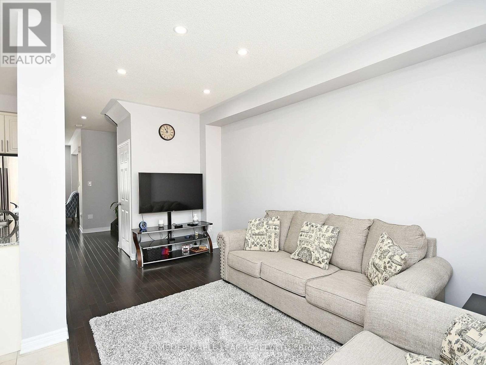 76 Rockman Crescent, Brampton, Ontario  L7A 3Z9 - Photo 9 - W12437363