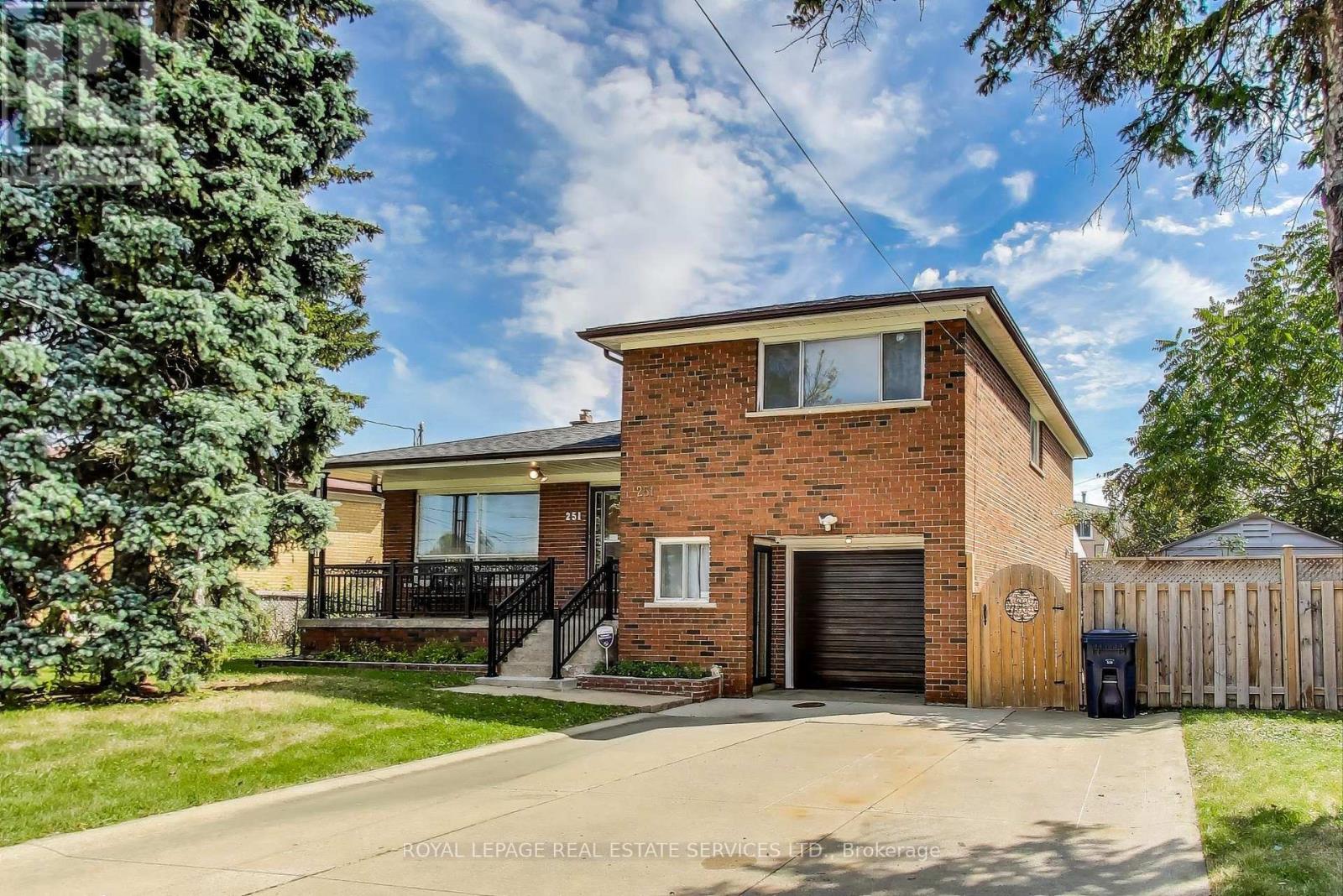 251 DRIFTWOOD AVENUE, Toronto, Ontario