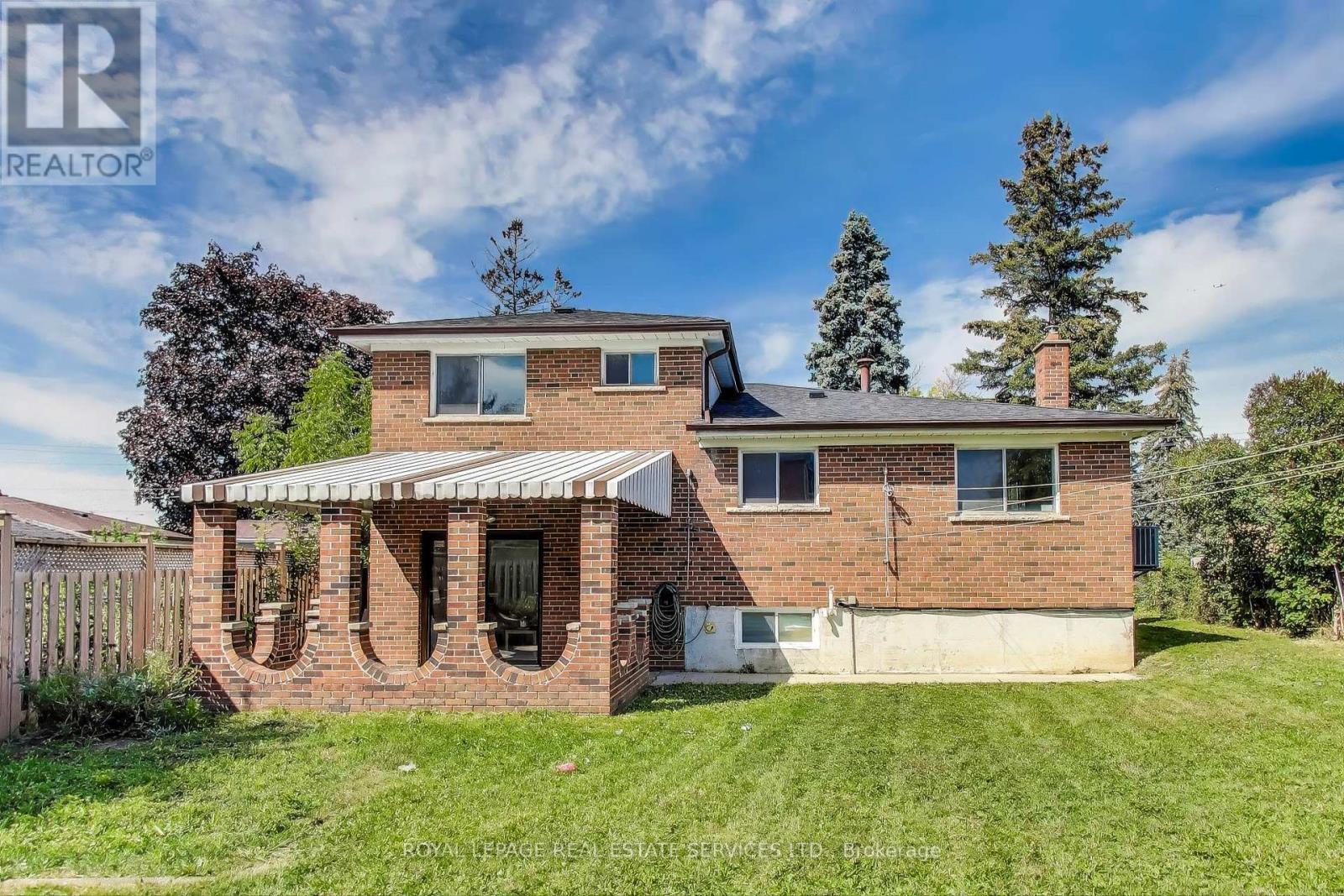 251 Driftwood Avenue, Toronto, Ontario  M3N 2N6 - Photo 23 - W12437384