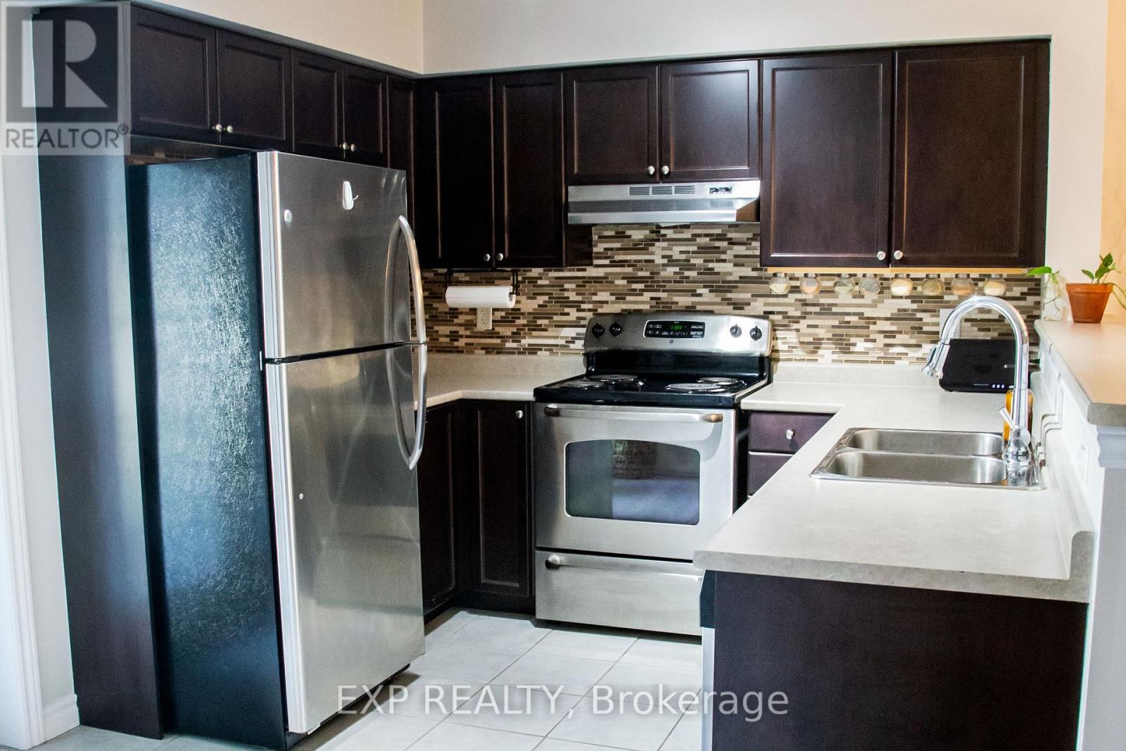 101 - 1380 Main Street E, Milton, Ontario  L9T 7S4 - Photo 6 - W12437385