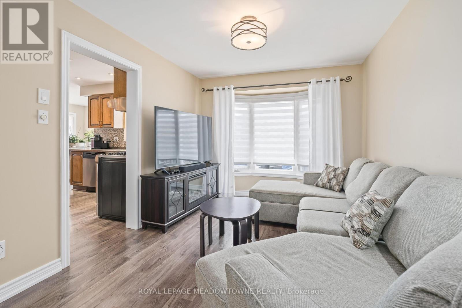 16 Chester Crescent, Halton Hills (Georgetown), Ontario  L7G 5W4 - Photo 12 - W12437388