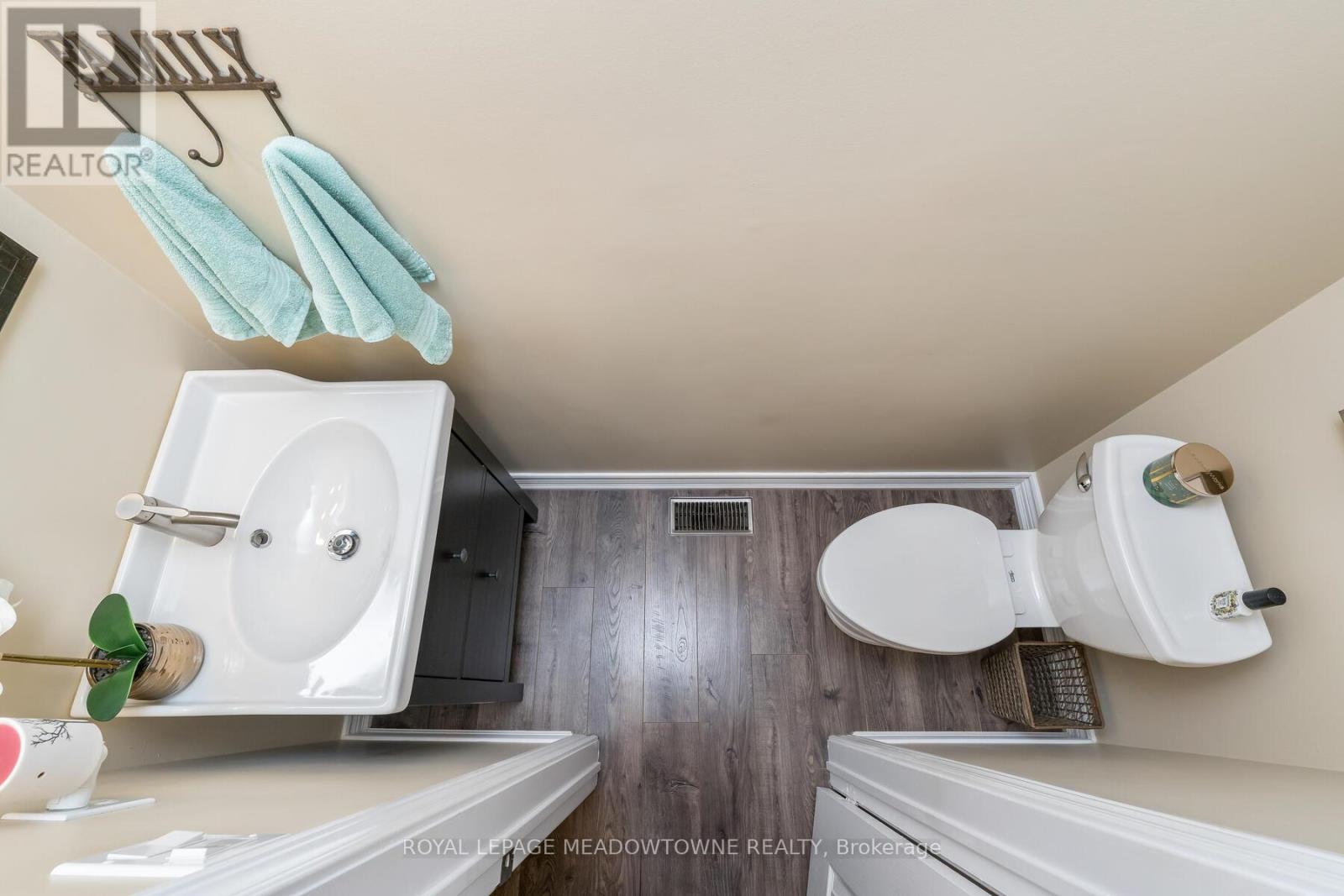 16 Chester Crescent, Halton Hills (Georgetown), Ontario  L7G 5W4 - Photo 23 - W12437388