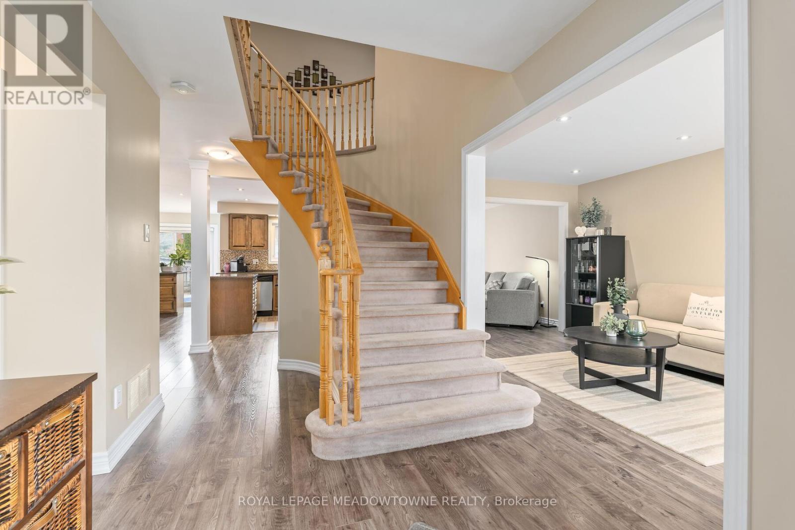 16 Chester Crescent, Halton Hills (Georgetown), Ontario  L7G 5W4 - Photo 24 - W12437388