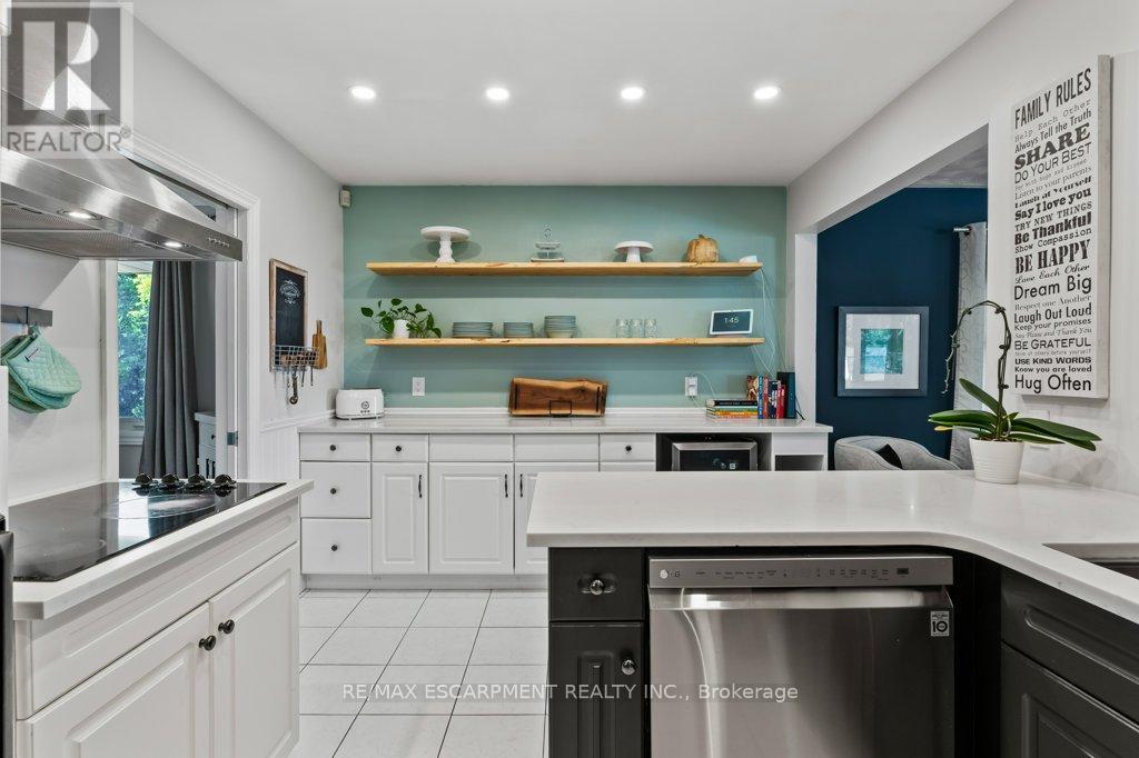 6975 Oxford Street, Niagara Falls, Ontario  L2J 1J3 - Photo 11 - X12437109