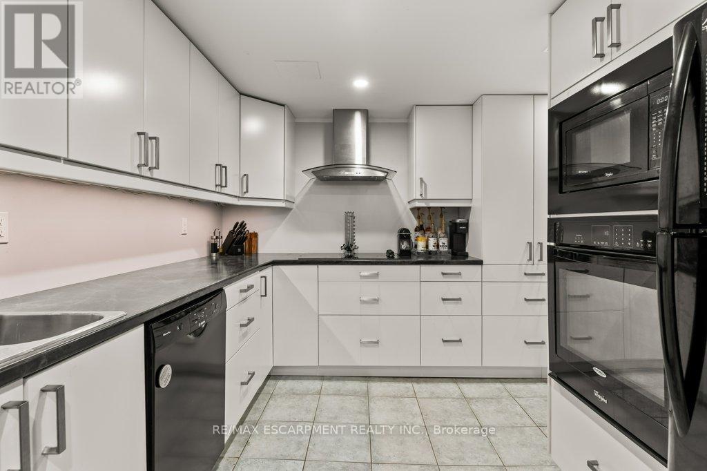 6975 Oxford Street, Niagara Falls, Ontario  L2J 1J3 - Photo 22 - X12437109