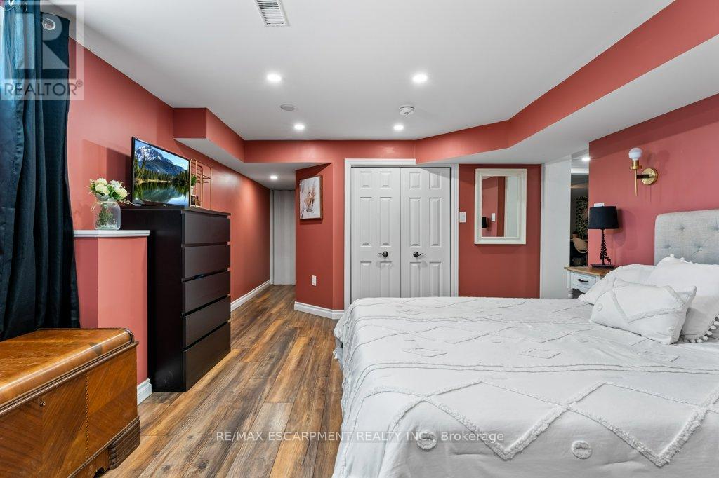 6975 Oxford Street, Niagara Falls, Ontario  L2J 1J3 - Photo 24 - X12437109