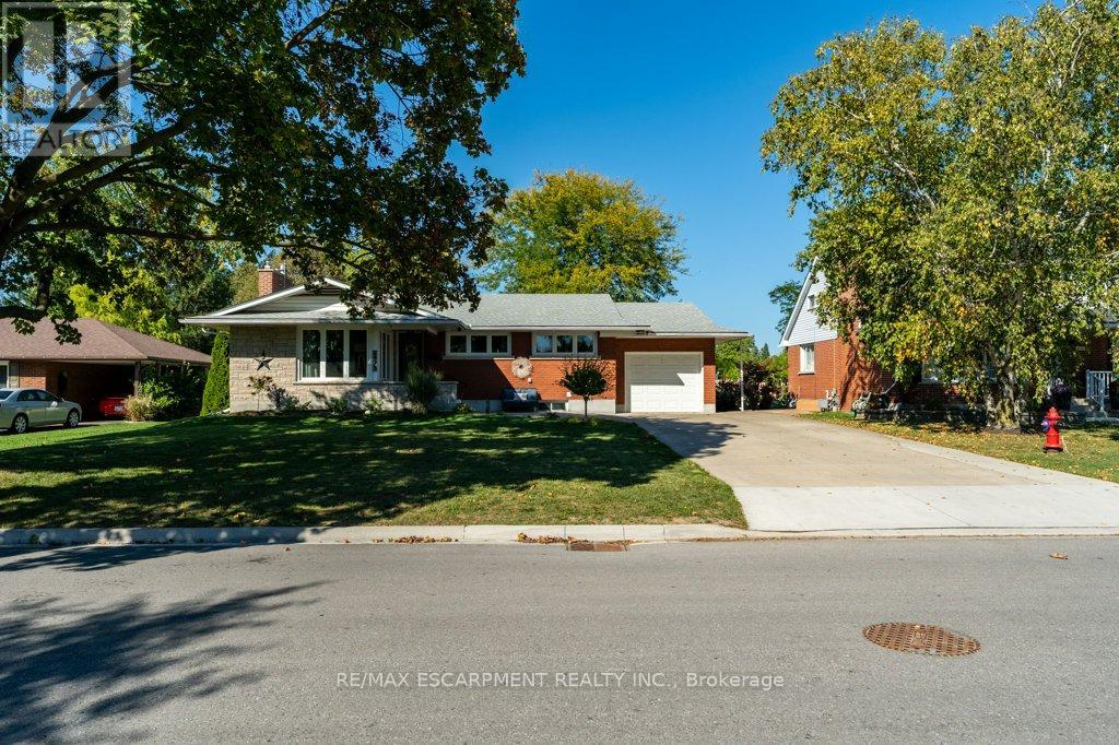 6975 Oxford Street, Niagara Falls, Ontario  L2J 1J3 - Photo 3 - X12437109