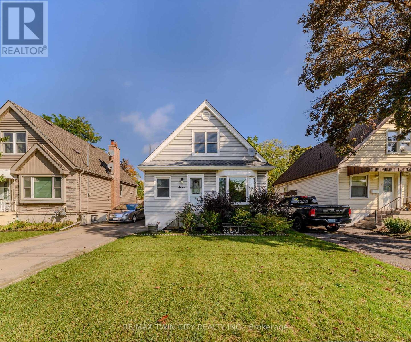 7 CHERRY ROAD, Hamilton, Ontario