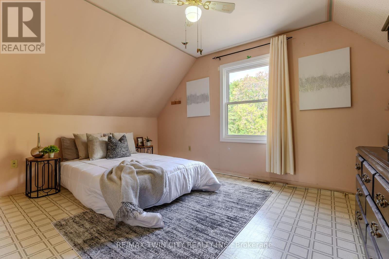 7 Cherry Road, Hamilton, Ontario  L8K 3V7 - Photo 21 - X12437111
