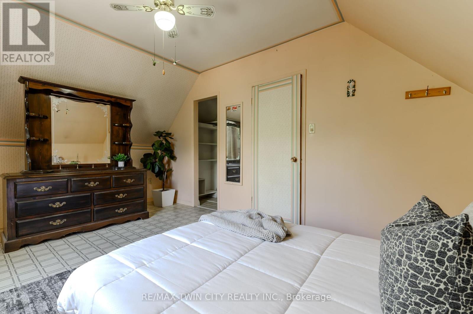 7 Cherry Road, Hamilton, Ontario  L8K 3V7 - Photo 22 - X12437111