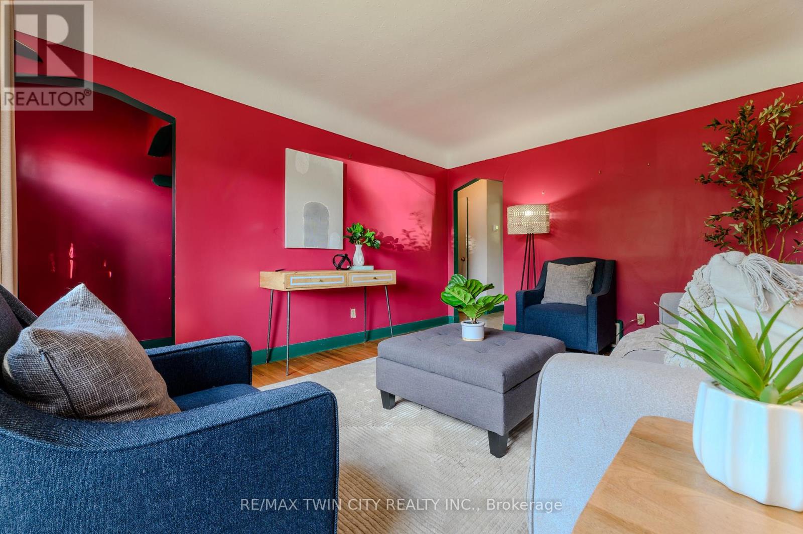 7 Cherry Road, Hamilton, Ontario  L8K 3V7 - Photo 3 - X12437111