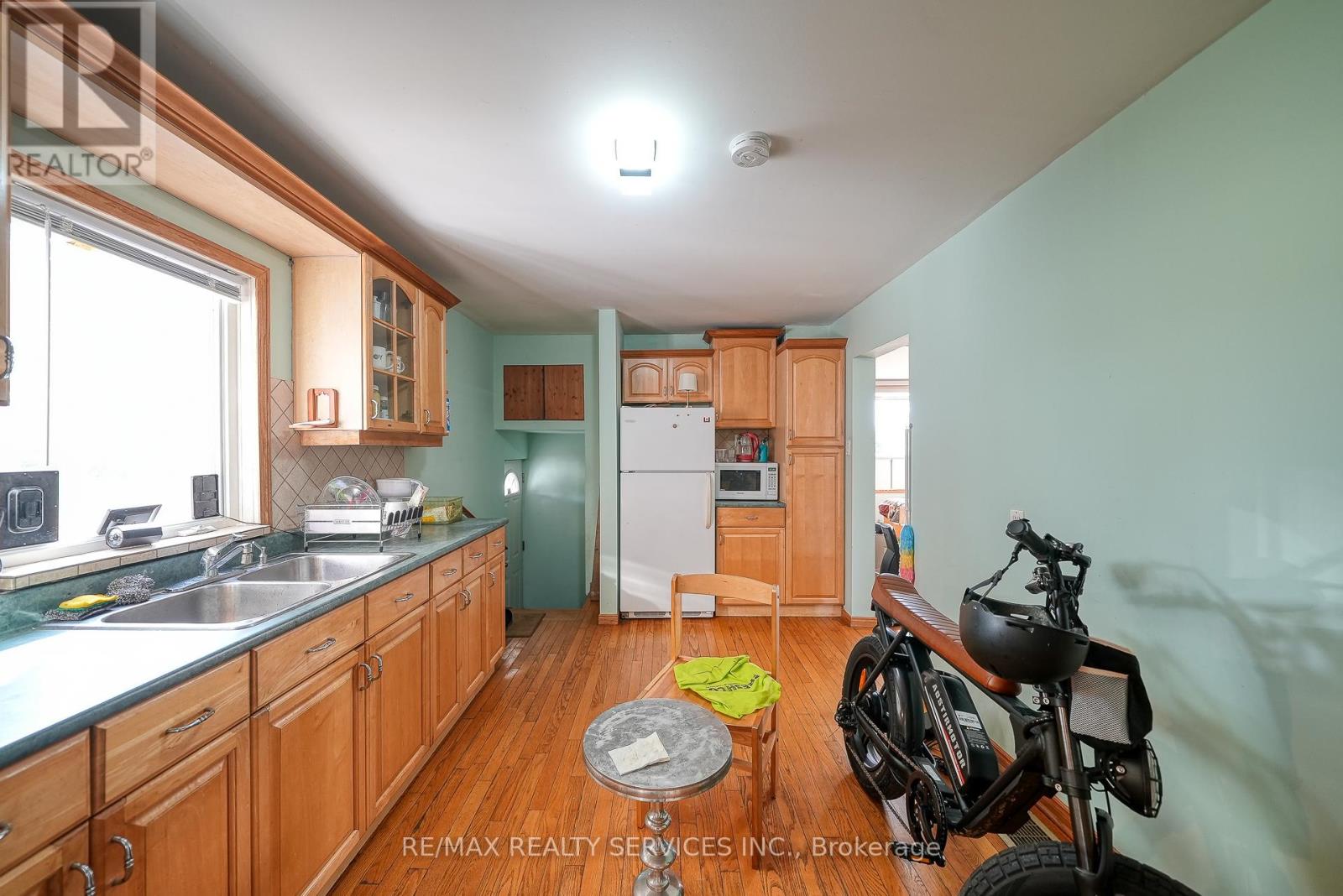 24 Norlan Avenue, London East, Ontario  N5W 5P1 - Photo 15 - X12437134