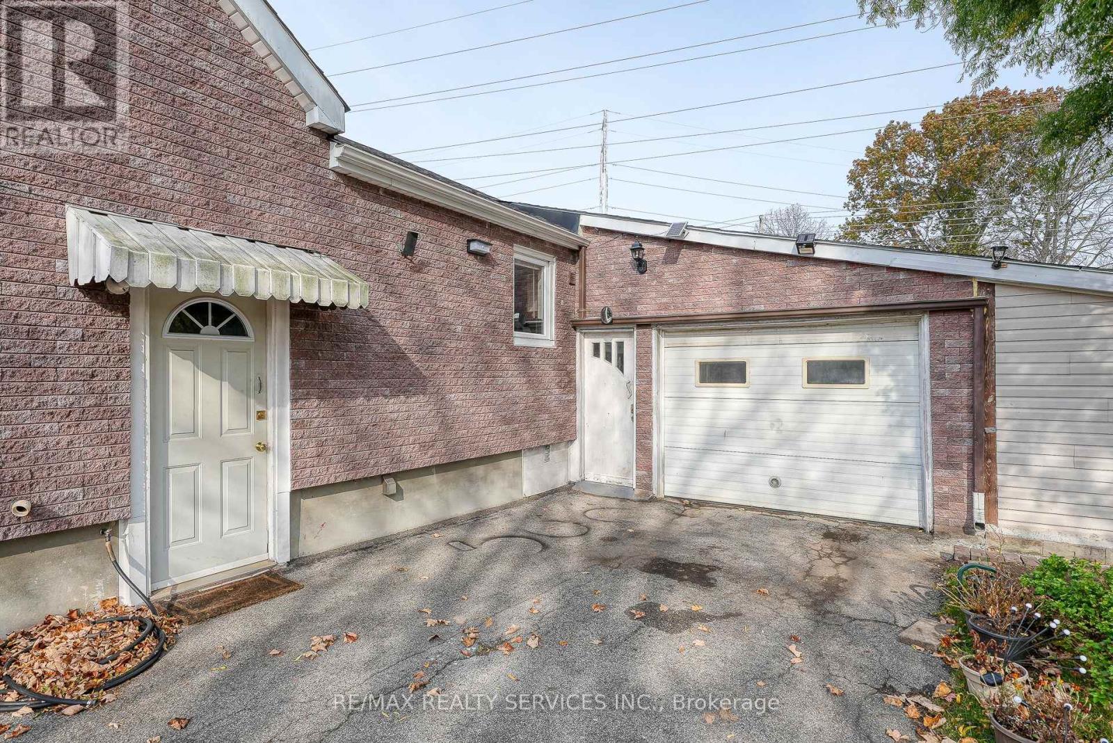 24 Norlan Avenue, London East, Ontario  N5W 5P1 - Photo 5 - X12437134