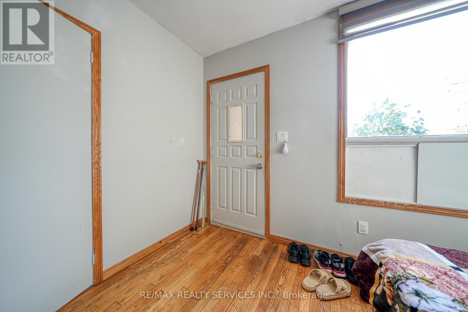 24 Norlan Avenue, London East, Ontario  N5W 5P1 - Photo 6 - X12437134