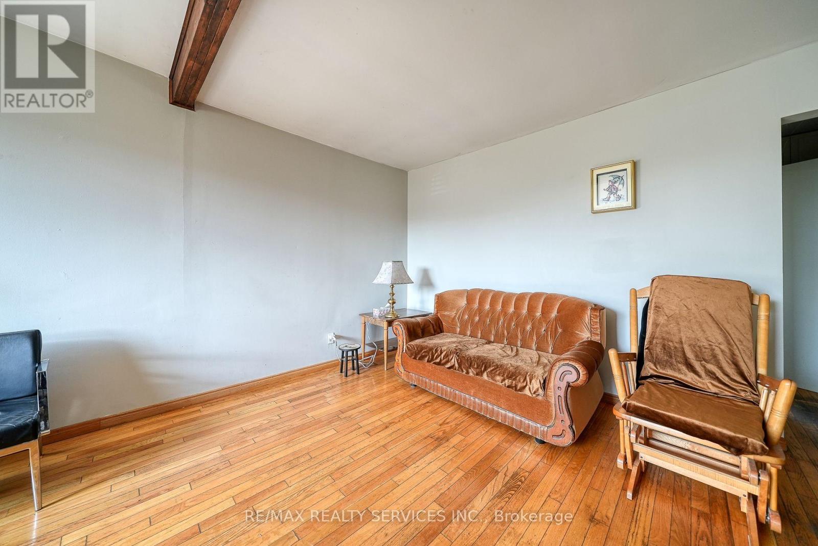 24 Norlan Avenue, London East, Ontario  N5W 5P1 - Photo 7 - X12437134