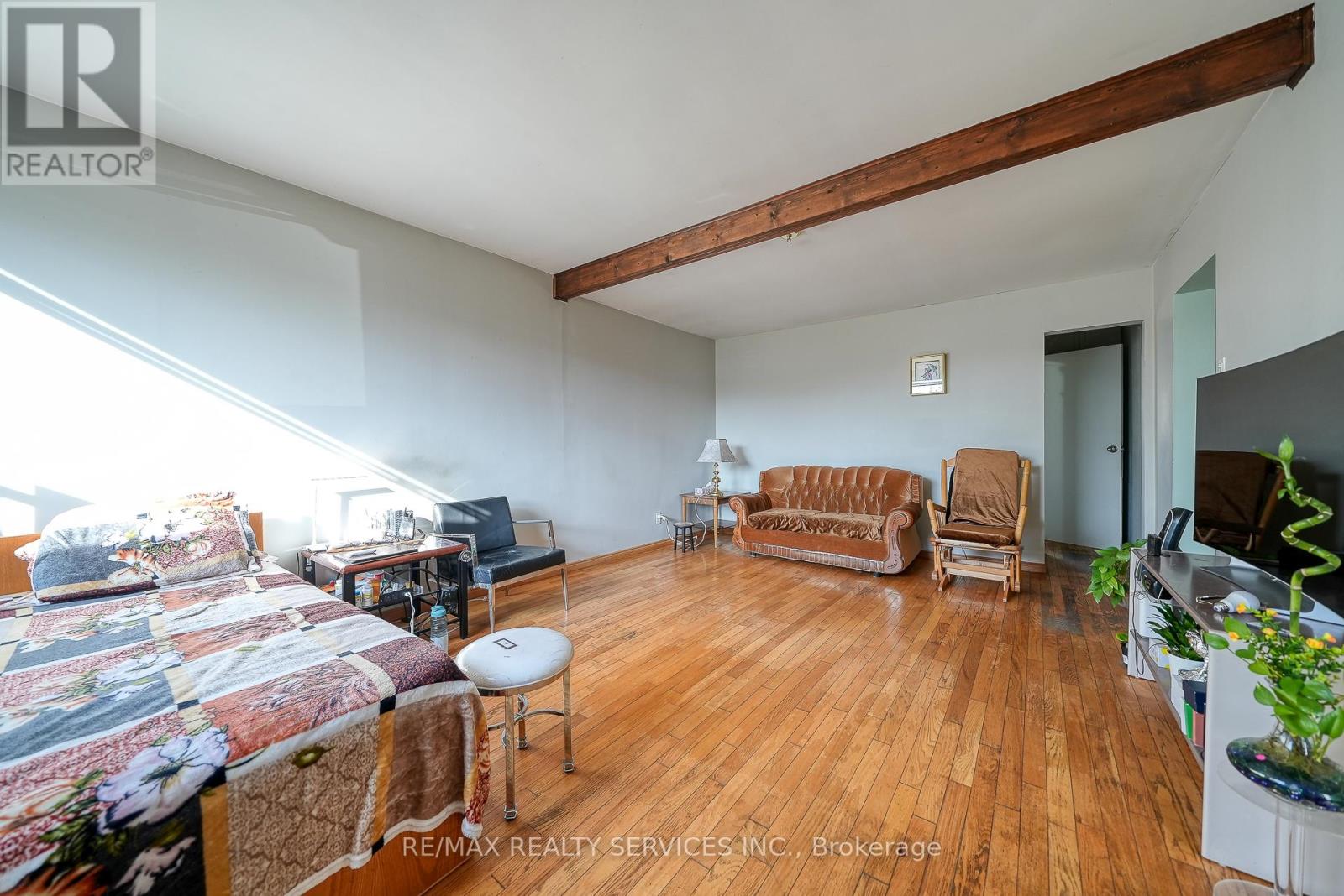 24 Norlan Avenue, London East, Ontario  N5W 5P1 - Photo 8 - X12437134