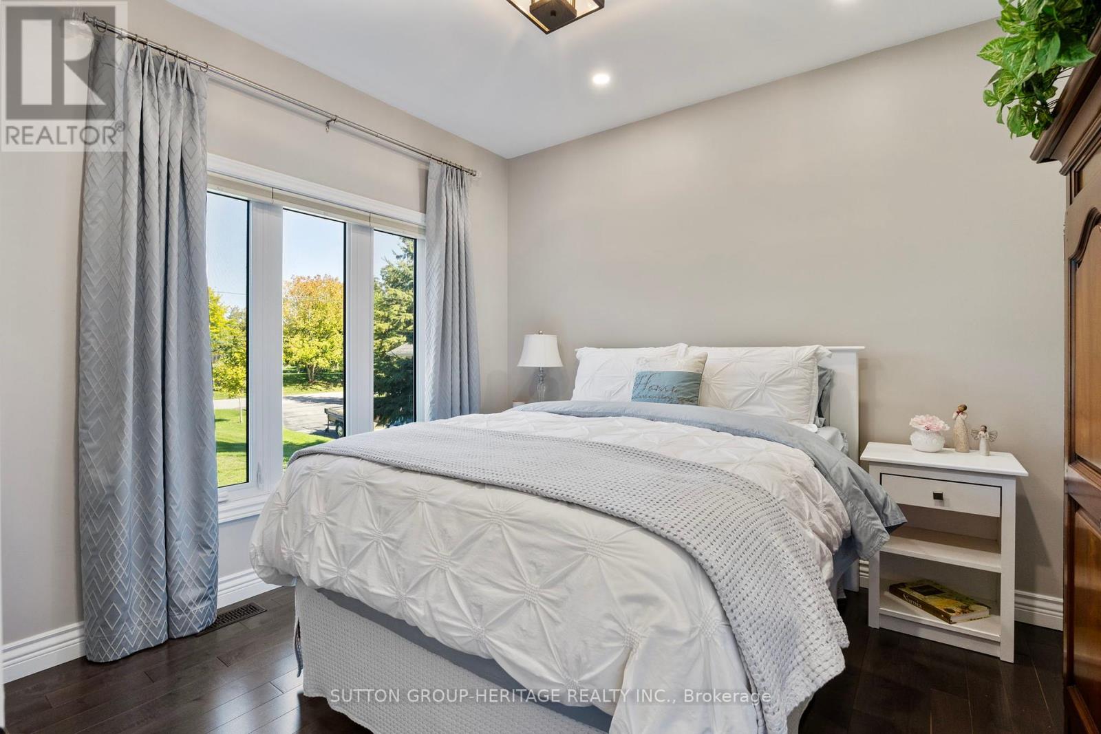 52 Hillside Drive, Kawartha Lakes (Mariposa), Ontario  K0M 2C0 - Photo 30 - X12437135