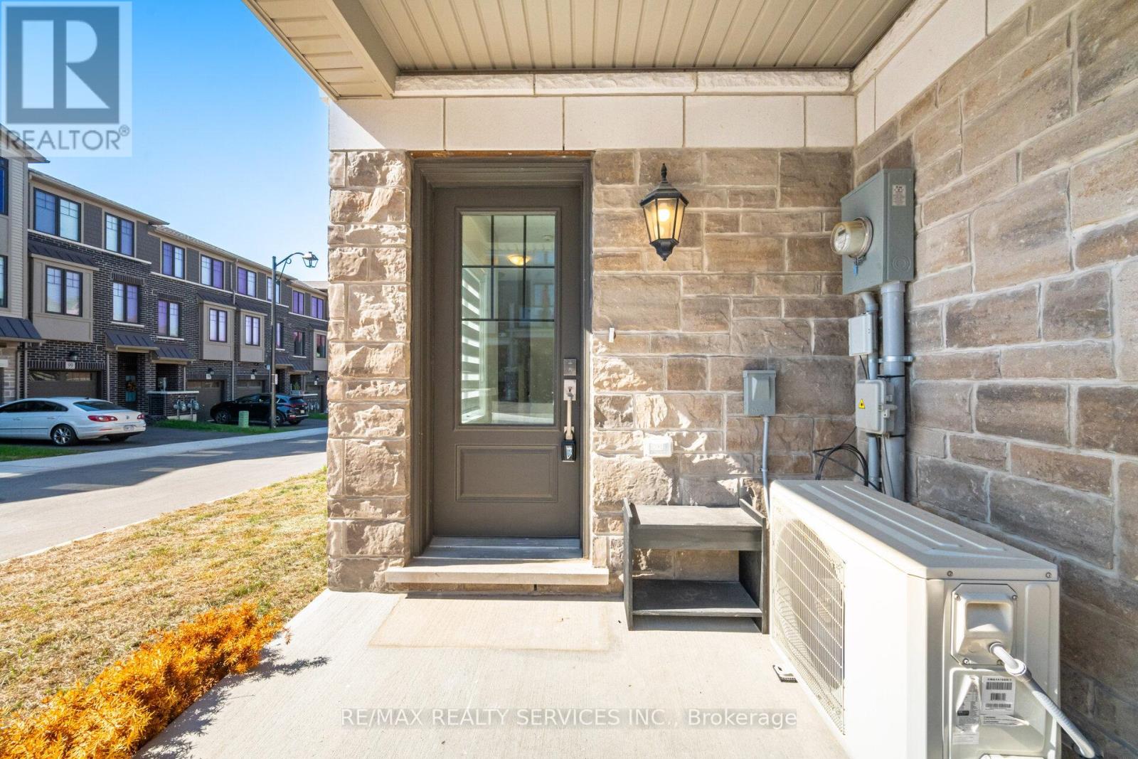 113 - 10 Birmingham Drive, Cambridge, Ontario  N1R 0C6 - Photo 6 - X12437148