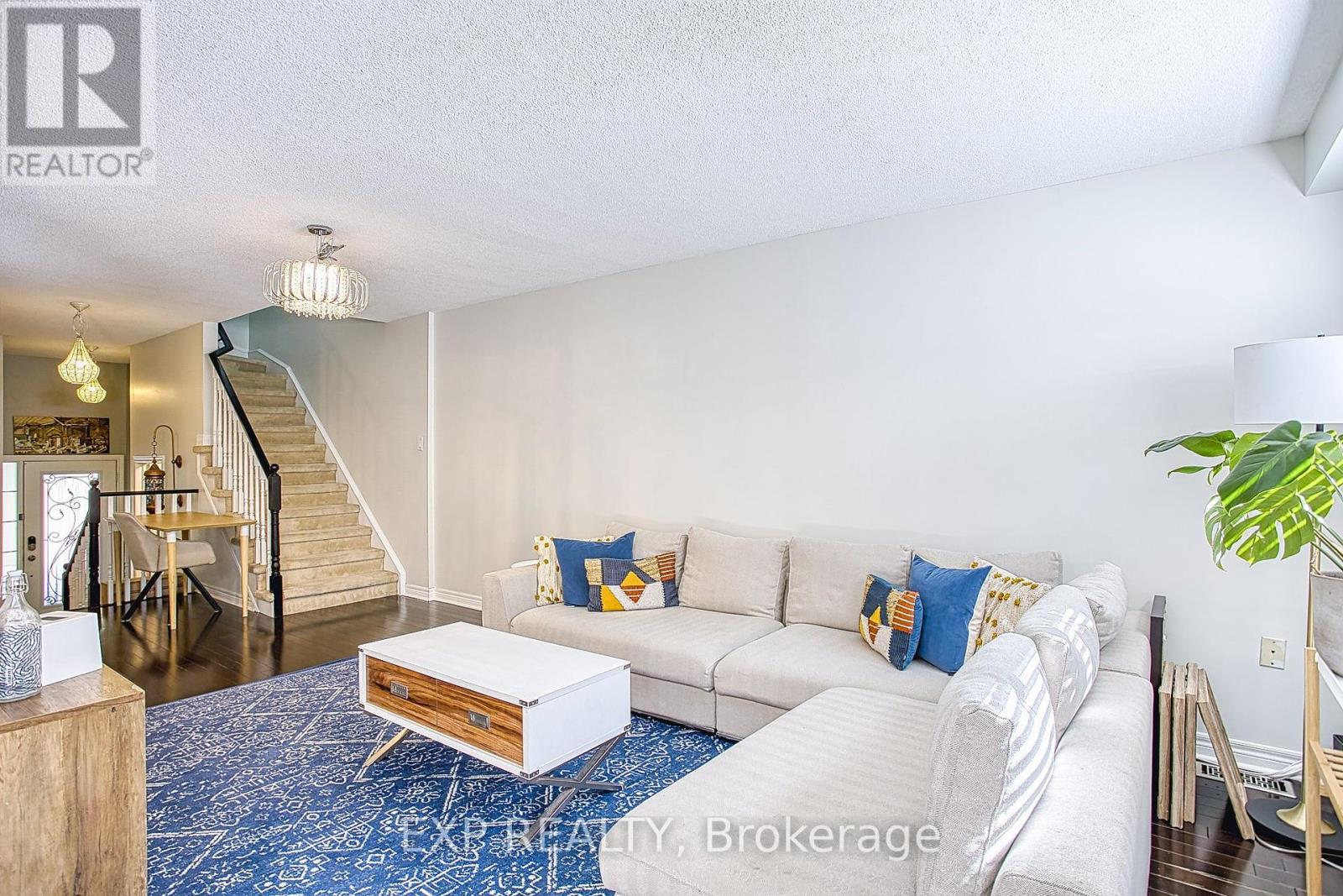2 - 25 Ivybridge Drive, Hamilton, Ontario  L8E 0A5 - Photo 11 - X12437173