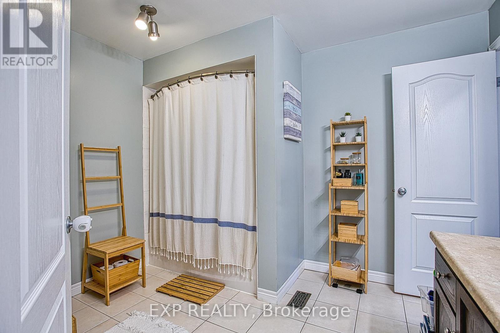 2 - 25 Ivybridge Drive, Hamilton, Ontario  L8E 0A5 - Photo 22 - X12437173