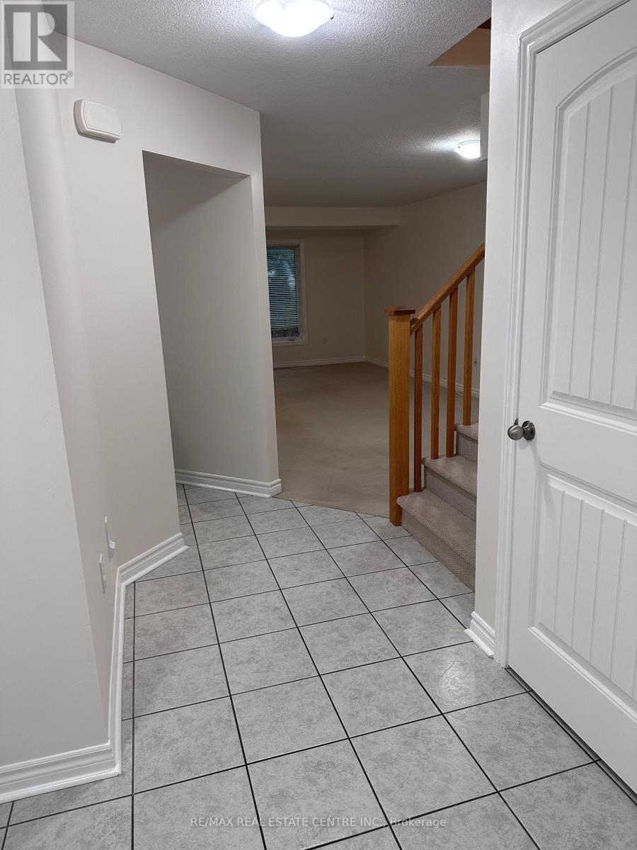 Upper - 61 Laughland Lane, Guelph, Ontario  N1L 0C9 - Photo 3 - X12437198