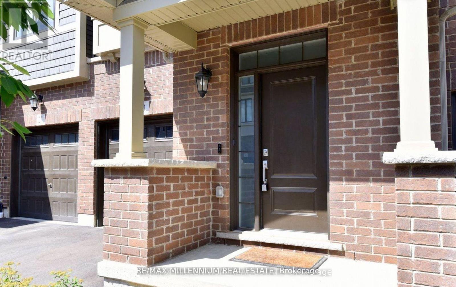 29 Hibiscus Lane, Hamilton, Ontario  L8K 0A4 - Photo 3 - X12437256