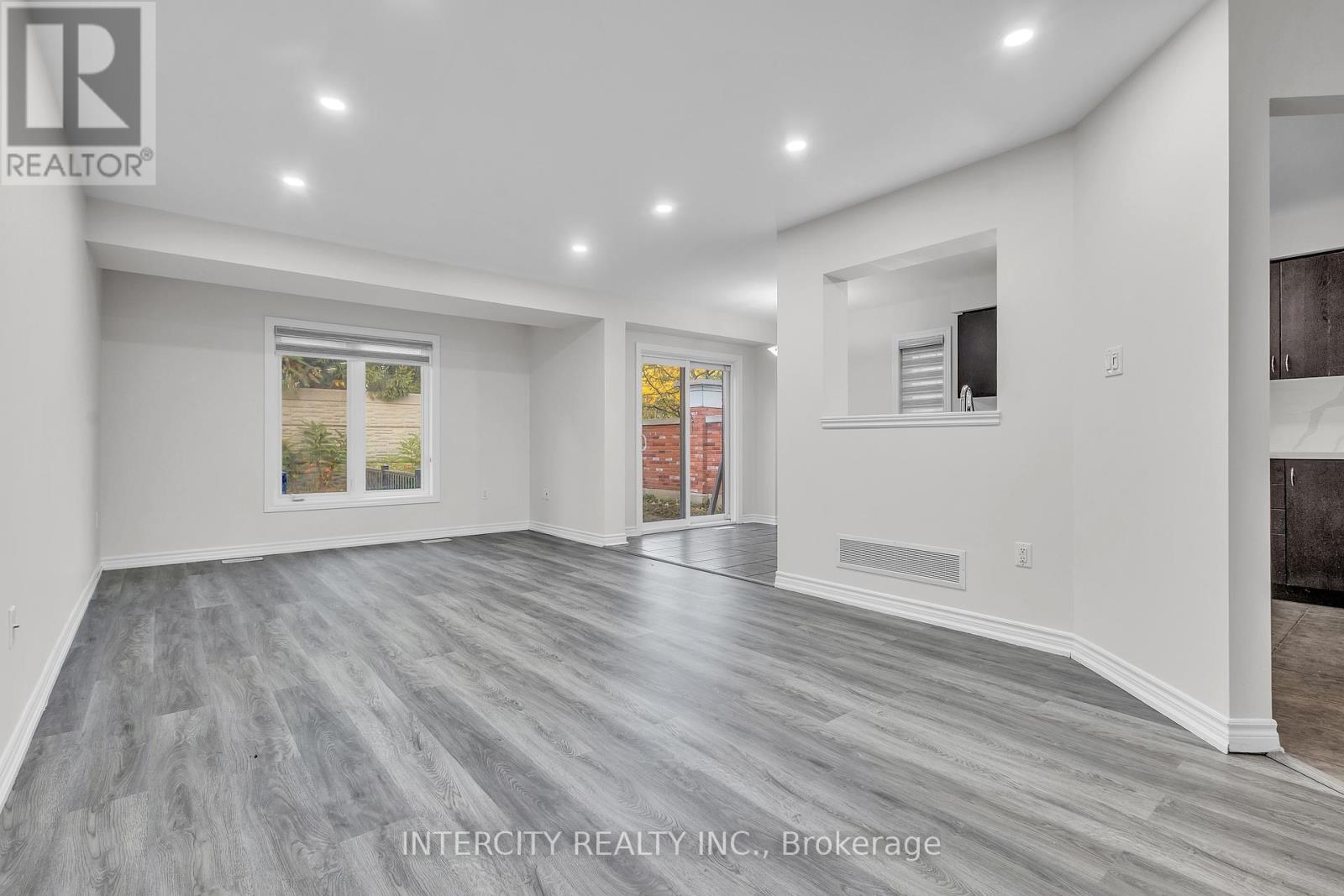 51 Laughland Lane, Guelph, Ontario  N1L 0C9 - Photo 11 - X12437286