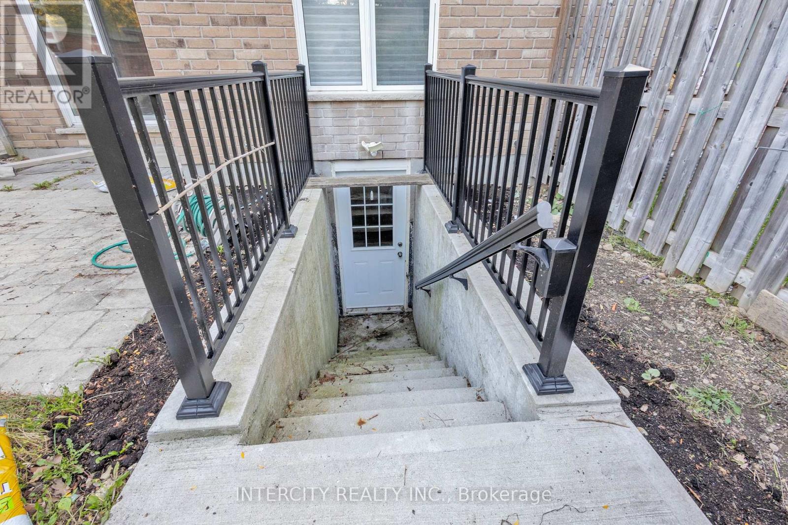 51 Laughland Lane, Guelph, Ontario  N1L 0C9 - Photo 5 - X12437286