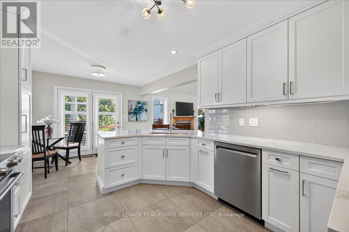 4021 Mountain Street, Lincoln (Beamsville), Ontario  L3J 0K9 - Photo 7 - X12437288