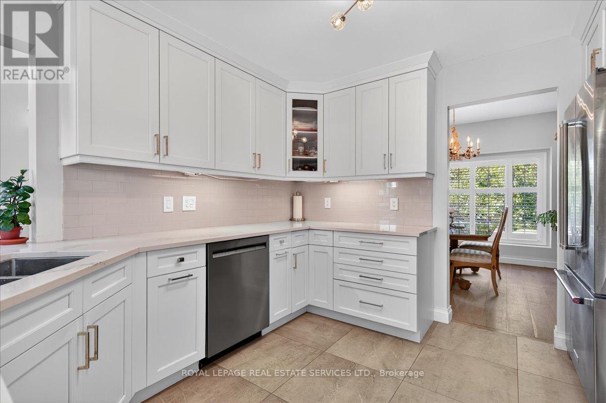 4021 Mountain Street, Lincoln (Beamsville), Ontario  L3J 0K9 - Photo 9 - X12437288