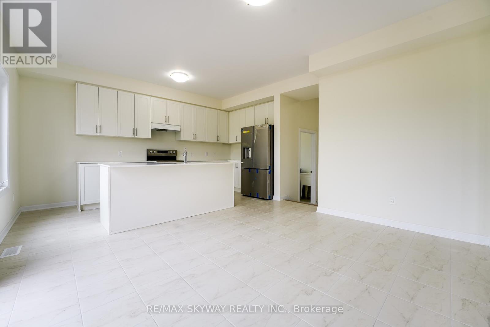76 Golf Links Drive, Loyalist, Ontario  K0H 0B4 - Photo 15 - X12437293