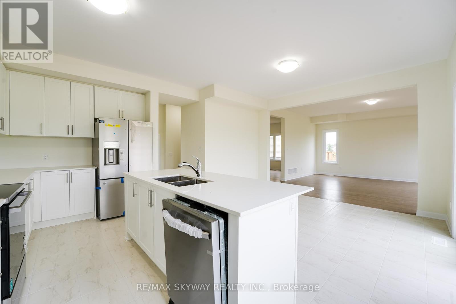 76 Golf Links Drive, Loyalist, Ontario  K0H 0B4 - Photo 16 - X12437293