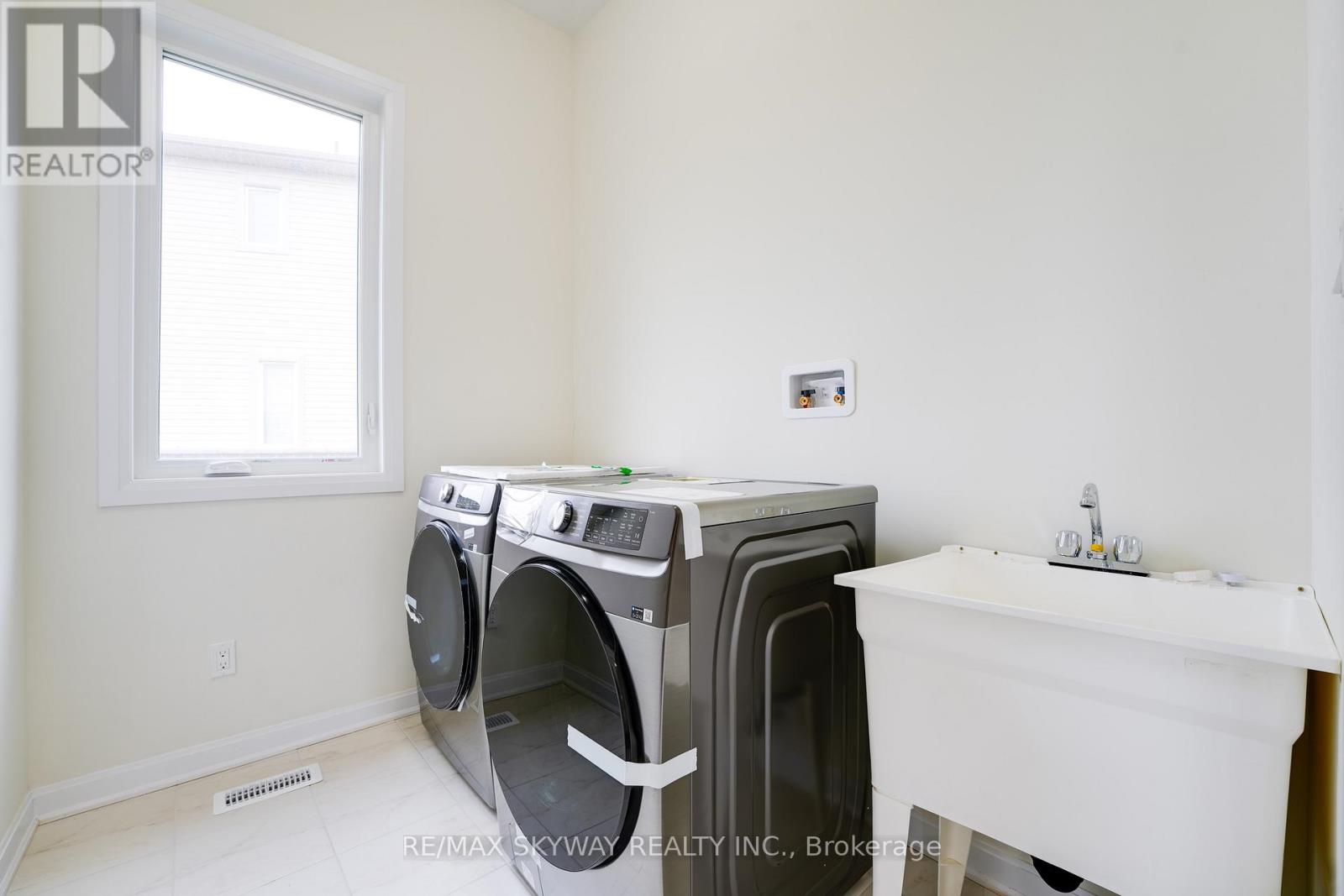 76 Golf Links Drive, Loyalist, Ontario  K0H 0B4 - Photo 36 - X12437293