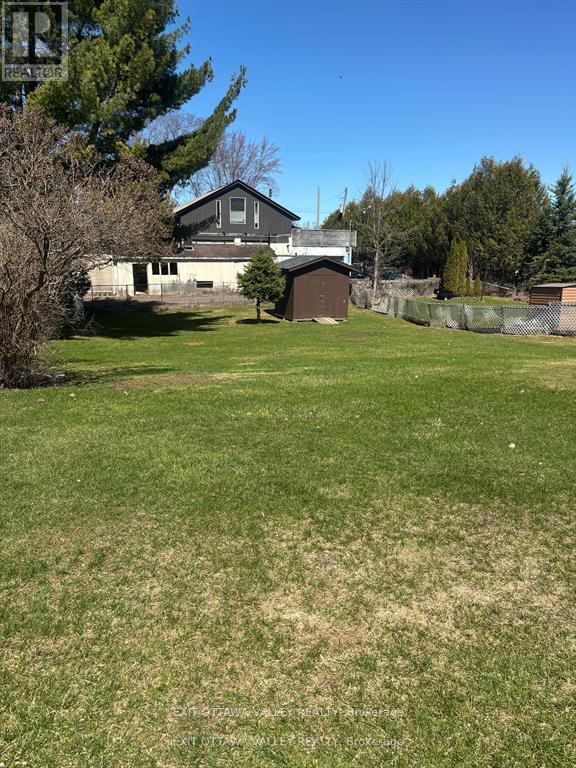 1105 Bronx Street, Pembroke, Ontario  K8A 6G8 - Photo 2 - X12437512