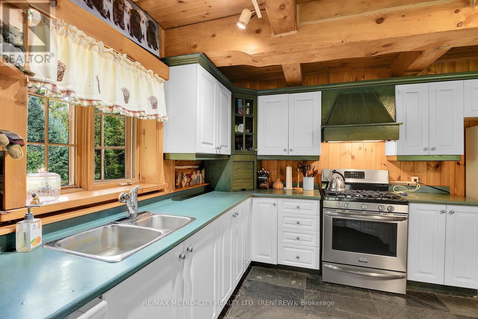 109 Scharf Lane, Greater Madawaska, Ontario  K0J 1H0 - Photo 15 - X12437537