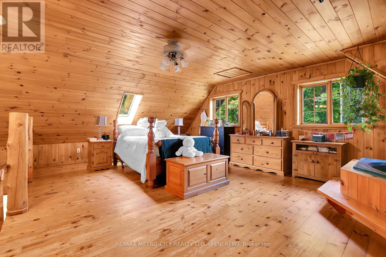 109 Scharf Lane, Greater Madawaska, Ontario  K0J 1H0 - Photo 19 - X12437537