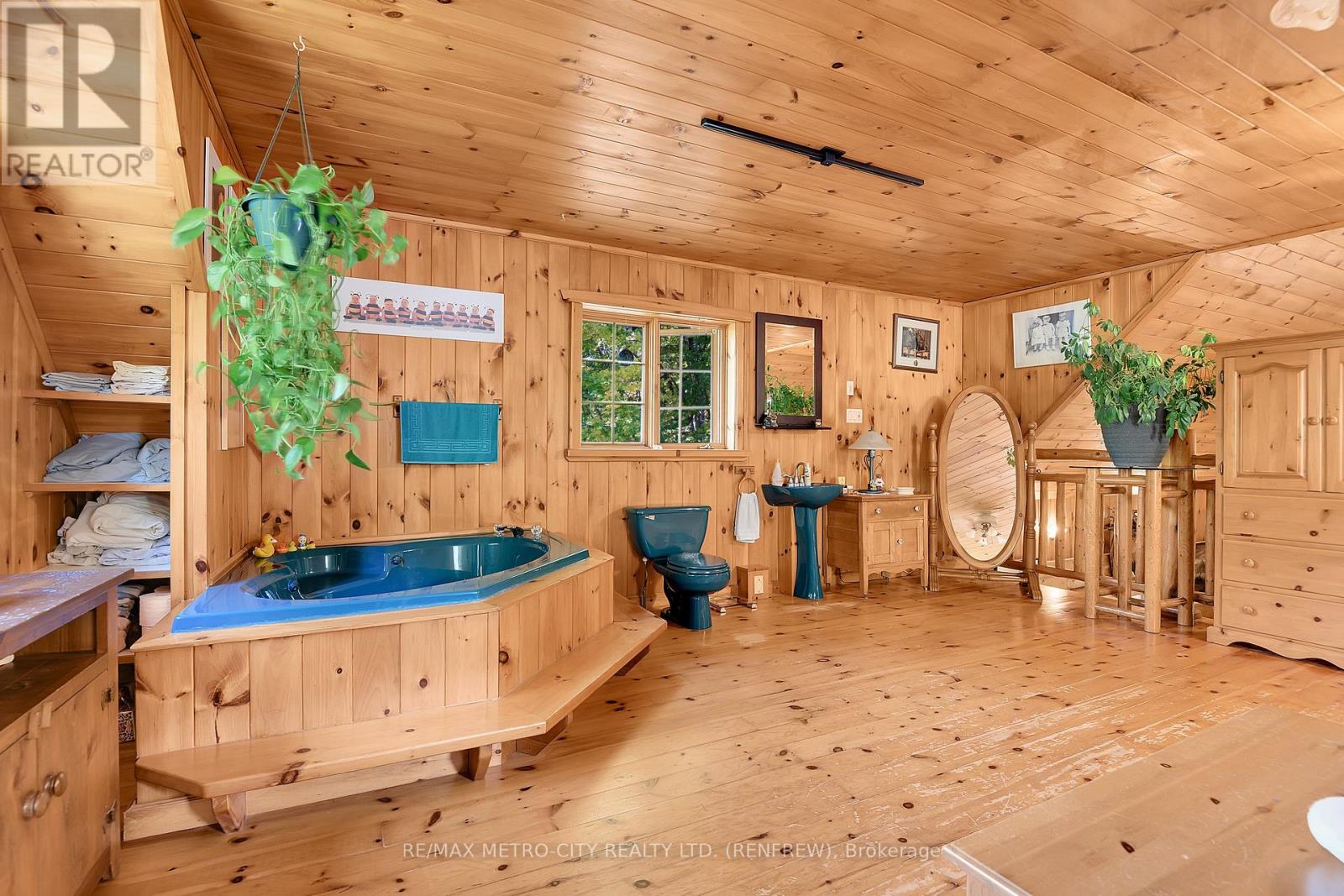 109 Scharf Lane, Greater Madawaska, Ontario  K0J 1H0 - Photo 20 - X12437537