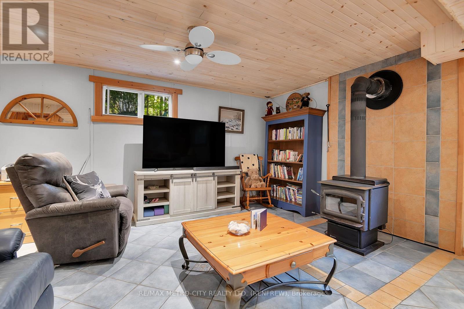 109 Scharf Lane, Greater Madawaska, Ontario  K0J 1H0 - Photo 22 - X12437537