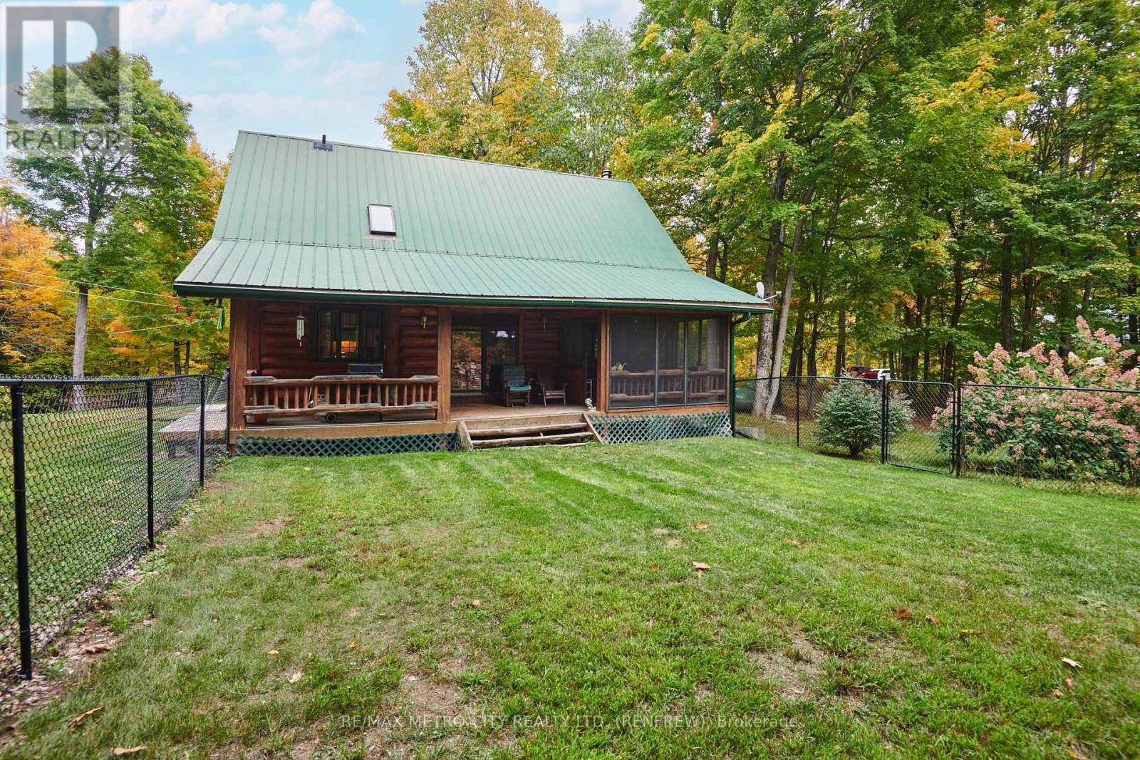 109 Scharf Lane, Greater Madawaska, Ontario  K0J 1H0 - Photo 26 - X12437537