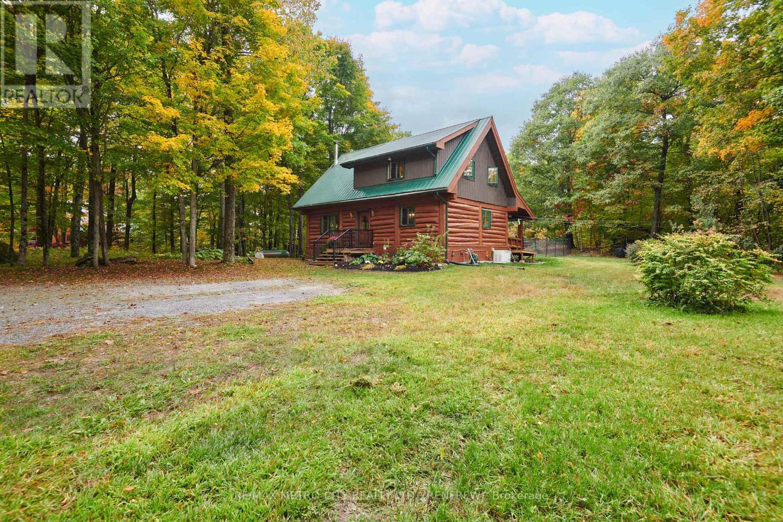 109 Scharf Lane, Greater Madawaska, Ontario  K0J 1H0 - Photo 3 - X12437537
