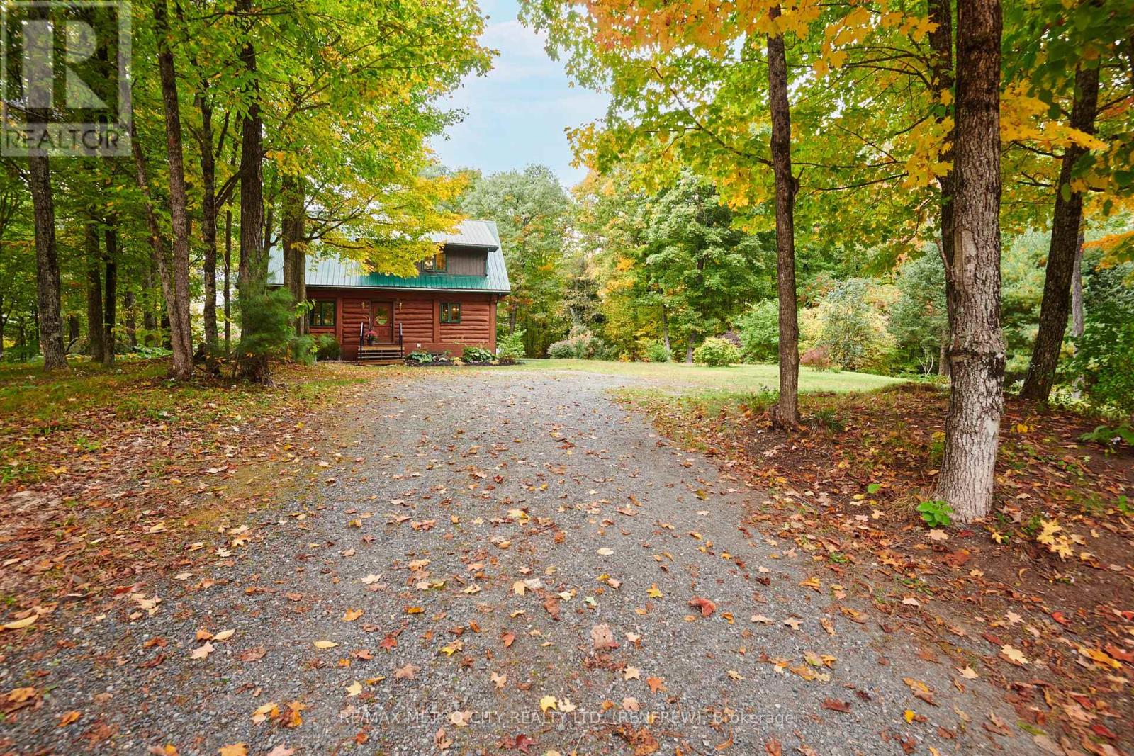 109 Scharf Lane, Greater Madawaska, Ontario  K0J 1H0 - Photo 4 - X12437537