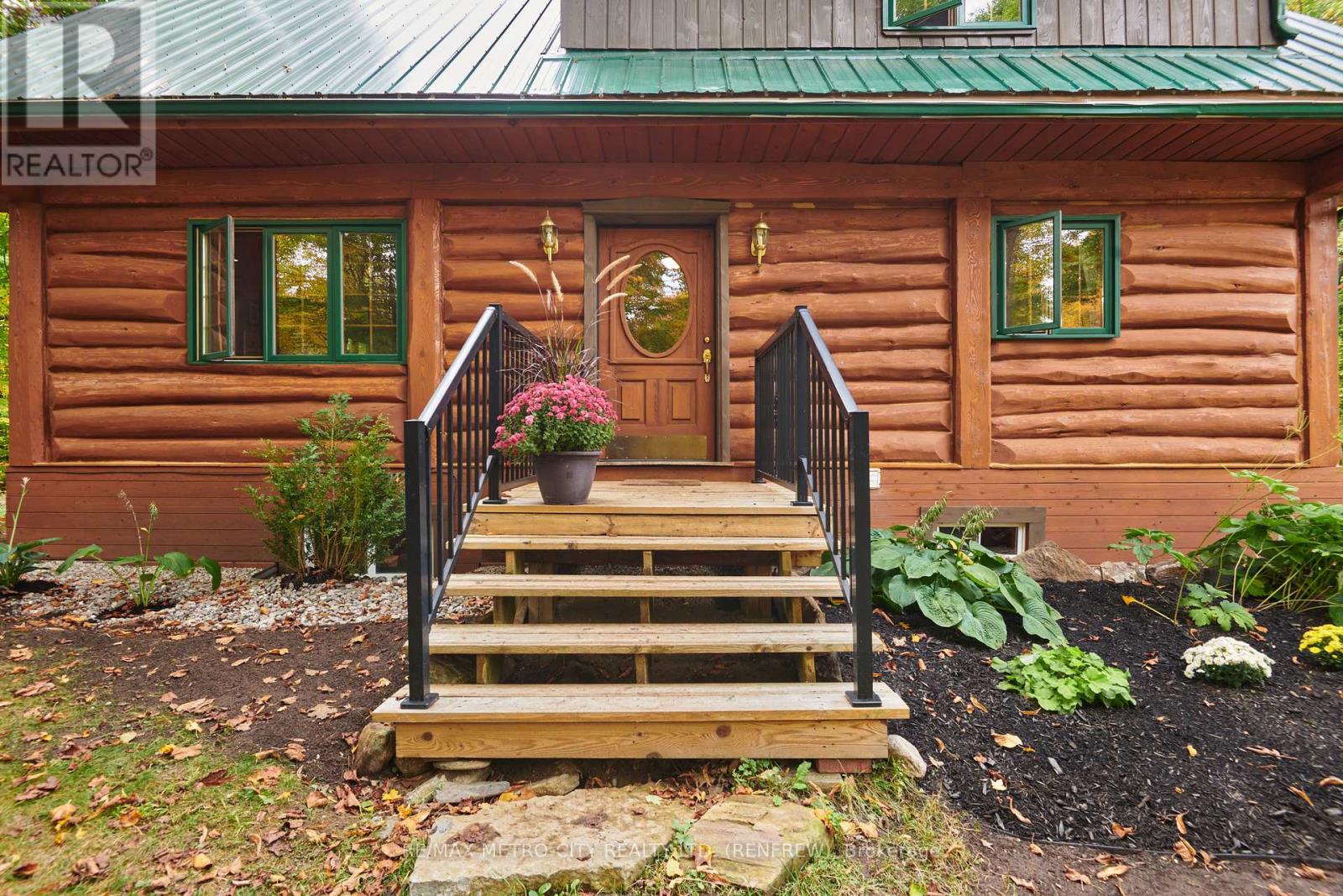 109 Scharf Lane, Greater Madawaska, Ontario  K0J 1H0 - Photo 5 - X12437537