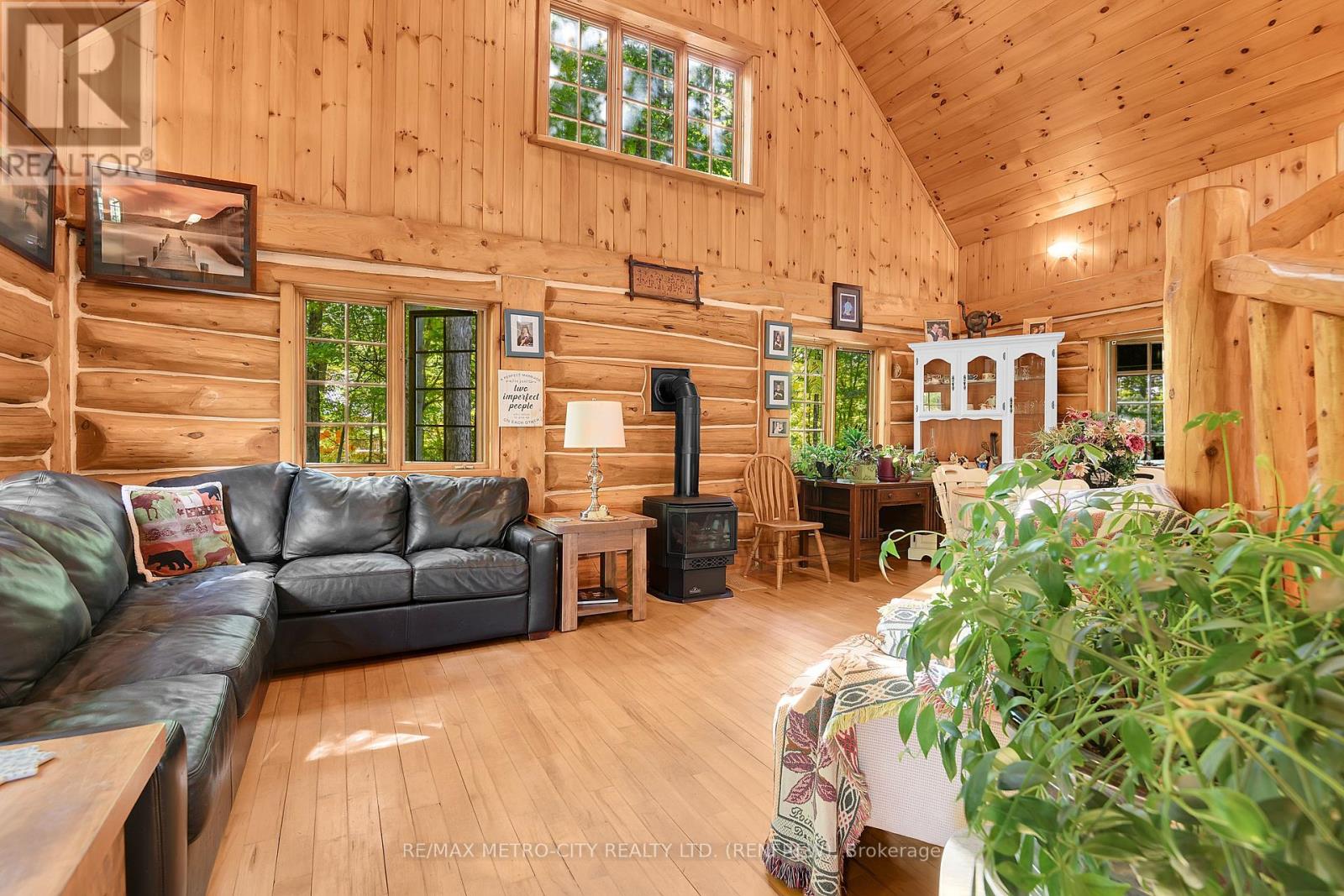 109 Scharf Lane, Greater Madawaska, Ontario  K0J 1H0 - Photo 8 - X12437537