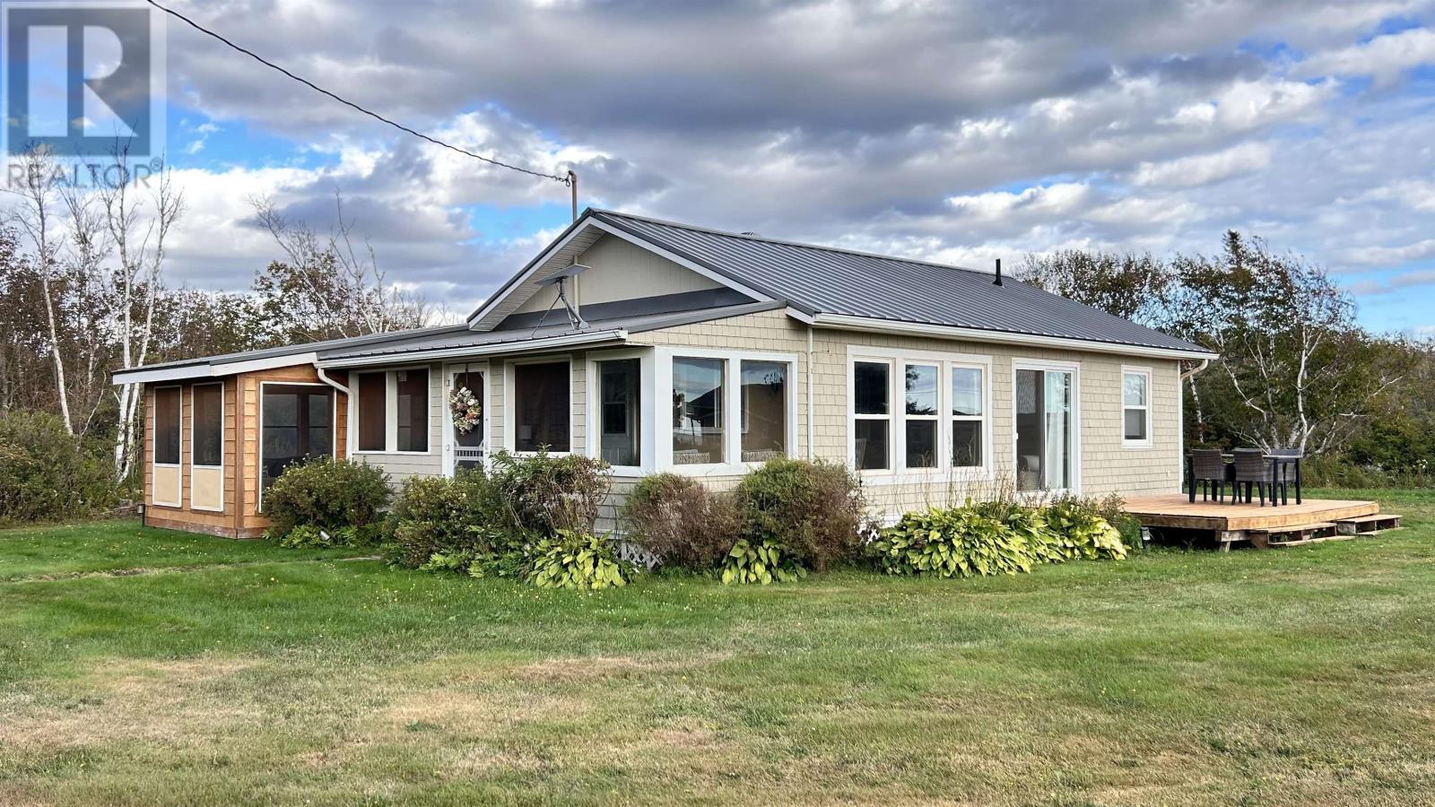57 Hummingbird Crescent, Fernwood, Prince Edward Island  C0B 1C0 - Photo 1 - 202524705