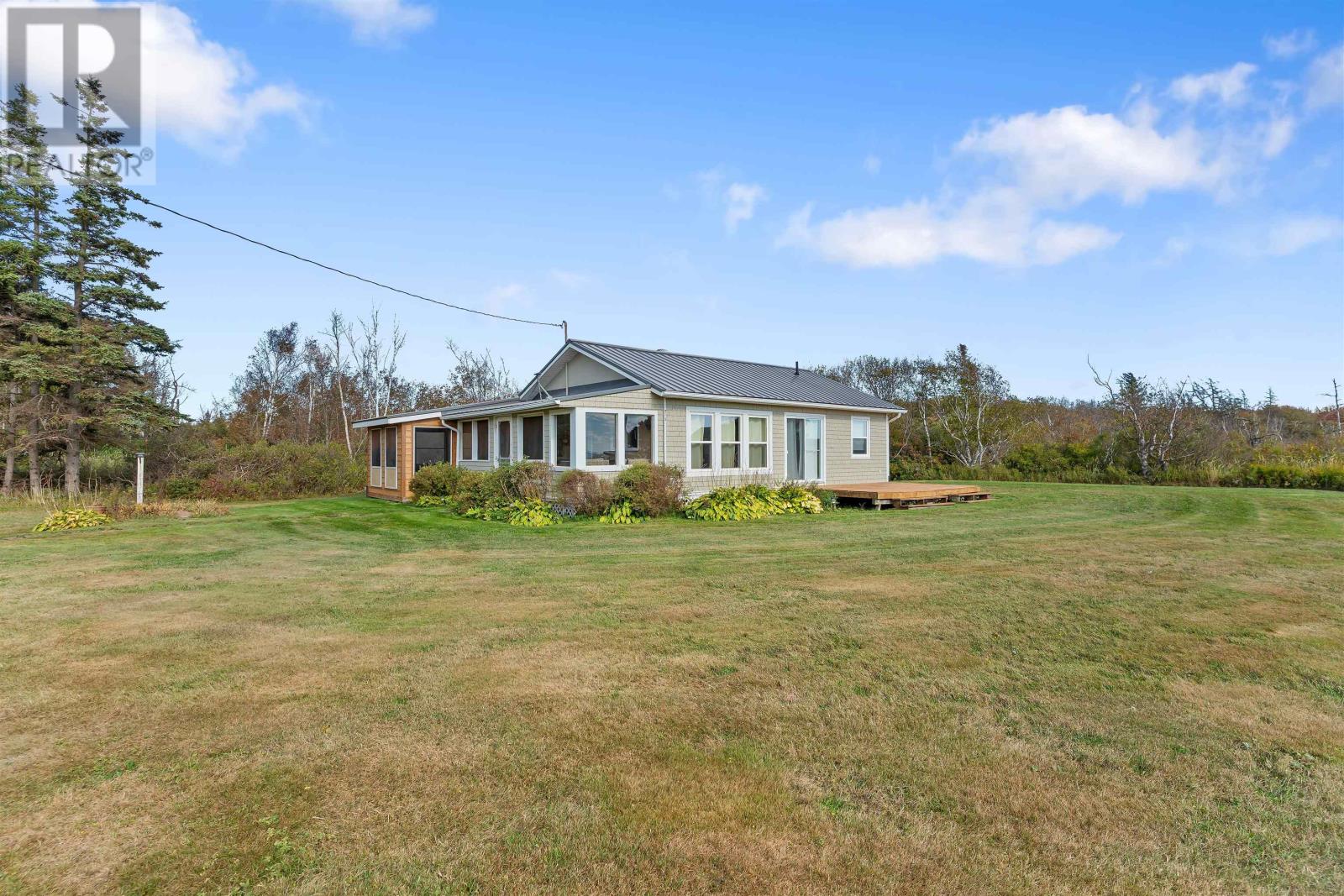 57 Hummingbird Crescent, Fernwood, Prince Edward Island  C0B 1C0 - Photo 2 - 202524705